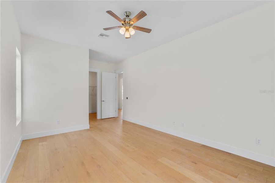 Spacious, unfurnished interior of a new home in , Sanford (Image 47).