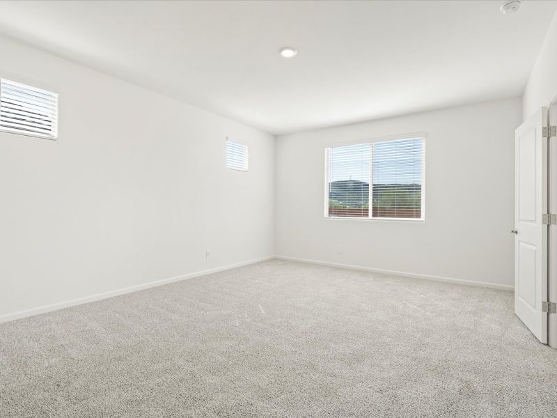 Spacious, unfurnished interior of a new home in Summerstone II, Marana (Image 10).