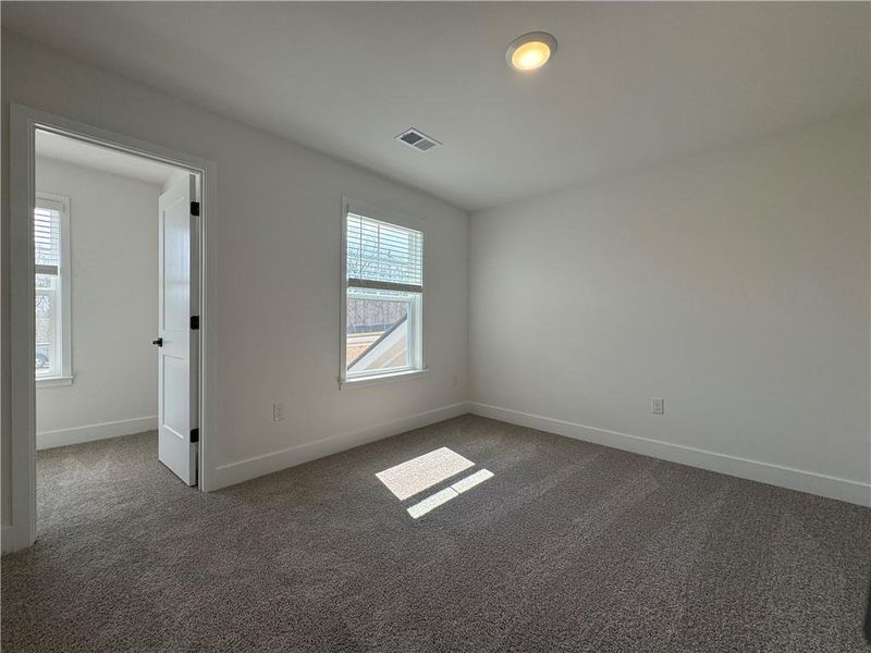 Spacious, unfurnished interior of a new home in Tuscany Hills, Douglasville (Image 17).