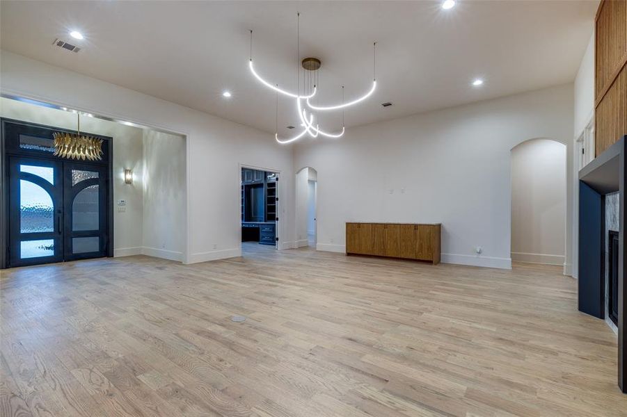 Spacious, unfurnished interior of a new home in , Denton (Image 19).