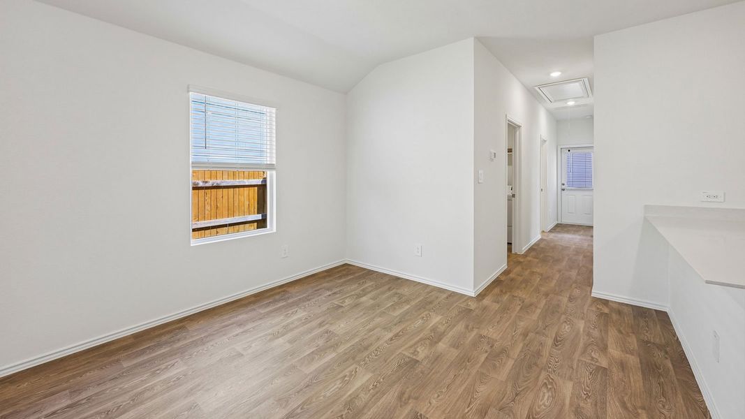 Spacious, unfurnished interior of a new home in Valverde, Bastrop (Image 25).