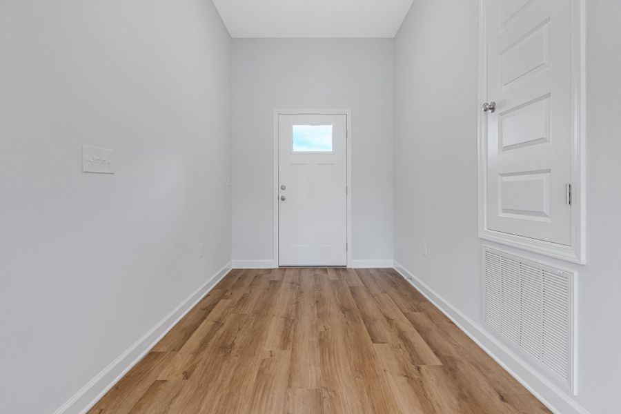 Spacious, unfurnished interior of a new home in , Crestview (Image 21).