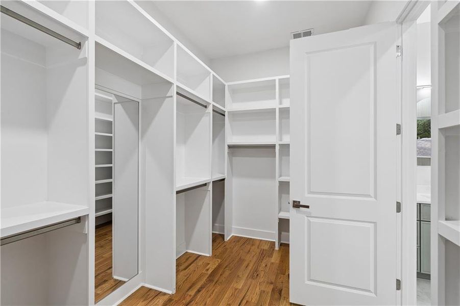 Spacious, unfurnished interior of a new home in , Atlanta (Image 24). Spacious, unfurnished interior of a new home in , Atlanta (Image 24).