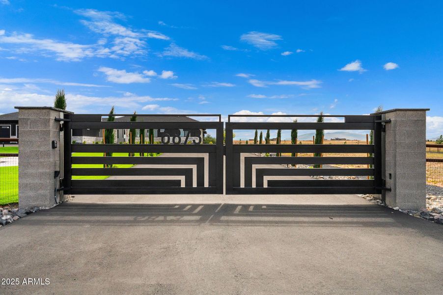 1-Front Gate 1-Front Gate