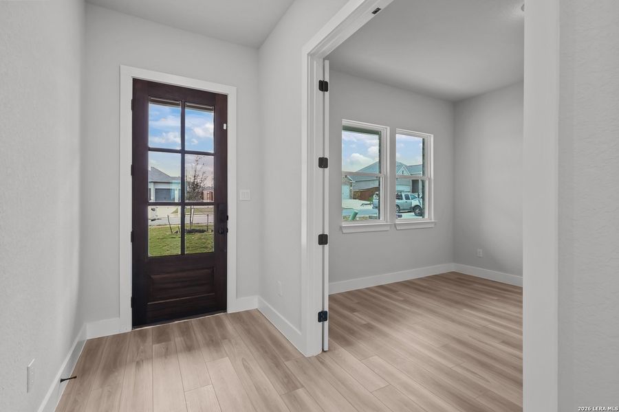 Spacious, unfurnished interior of a new home in Homestead, Schertz (Image 24).