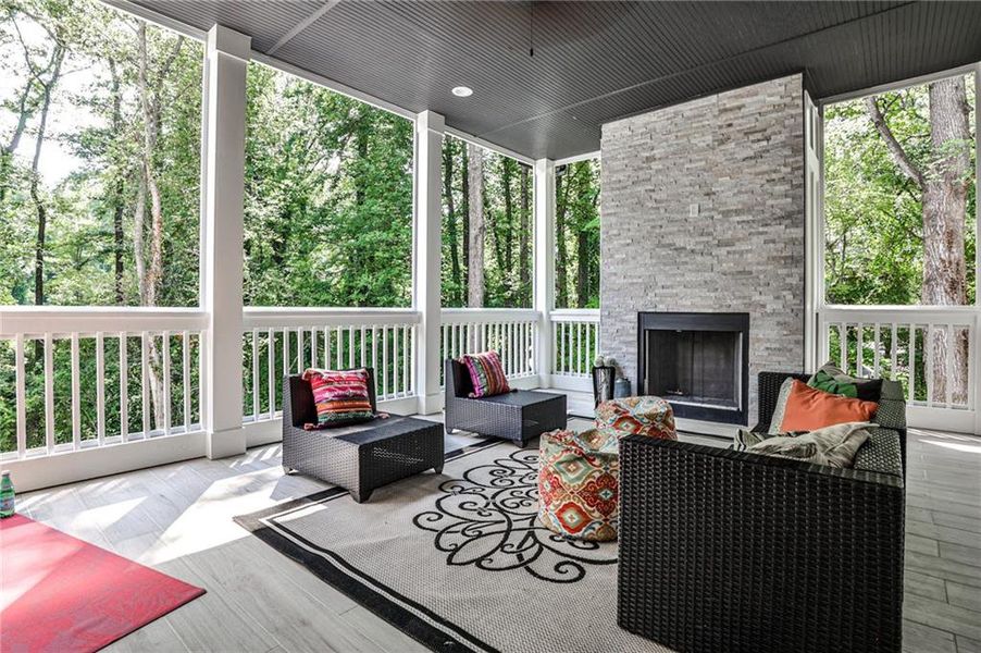Exterior details and patio area of a home in , Decatur (Image 3).