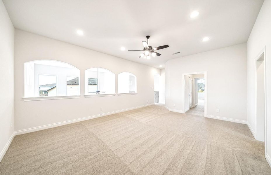 Spacious, unfurnished interior of a new home in Bridgeland 60′, Cypress (Image 20).