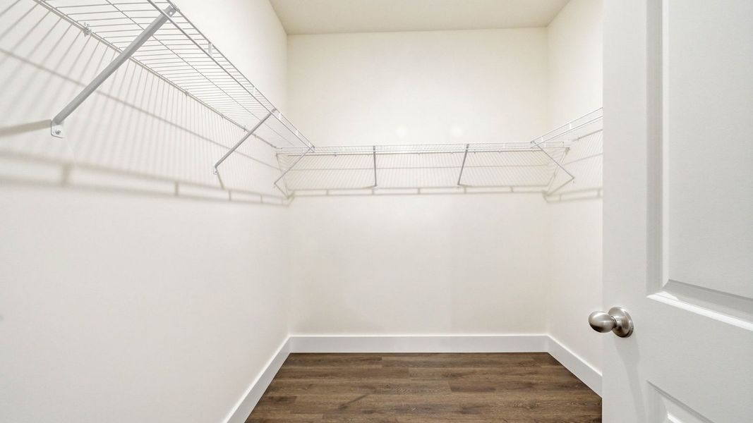 Spacious, unfurnished interior of a new home in Fieldcrest Acres, Blountville (Image 18).
