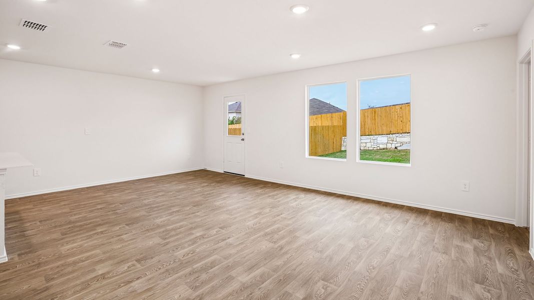 Spacious, unfurnished interior of a new home in Talavera, Kyle (Image 14).
