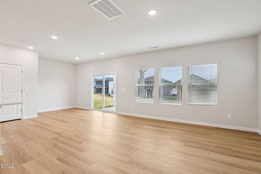 6-web-or-mls-Raleigh - Oak Manor - 641 R