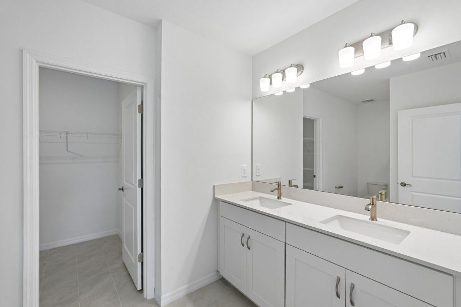 Owner's Bathroom Owner's Bathroom