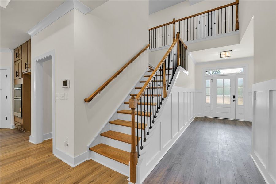 Spacious, unfurnished interior of a new home in Edwards Ridge, Central (Image 13).