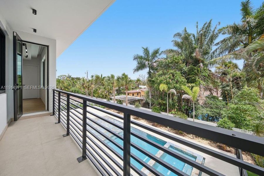 Exterior details and patio area of a home in , Fort Lauderdale (Image 39).