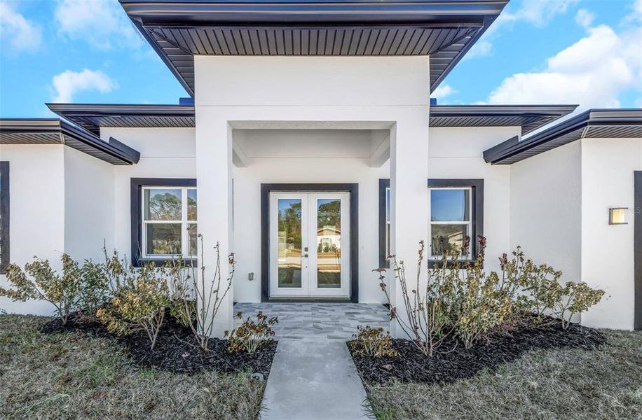 Exterior details and patio area of a home in , Hudson (Image 3).