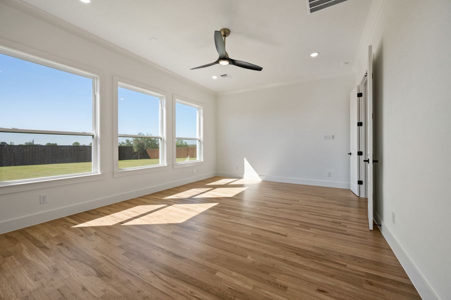 Spacious, unfurnished interior of a new home in NorthGlen, Haslet (Image 40).