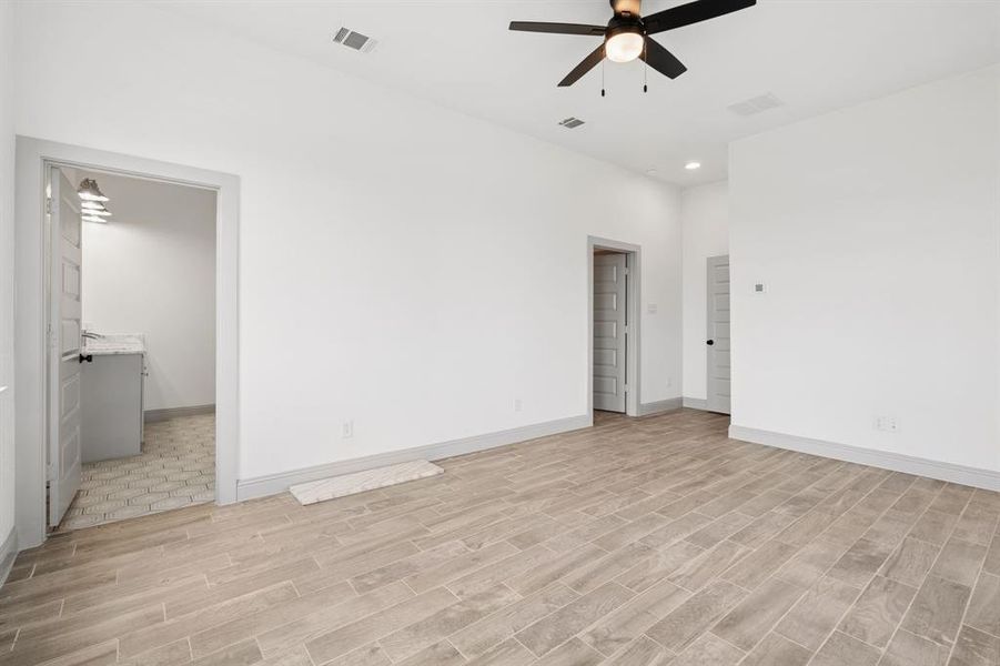 Spacious, unfurnished interior of a new home in Hills of Lake Country, Fort Worth (Image 19).