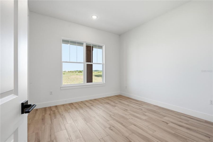 Spacious, unfurnished interior of a new home in , Dunnellon (Image 14).