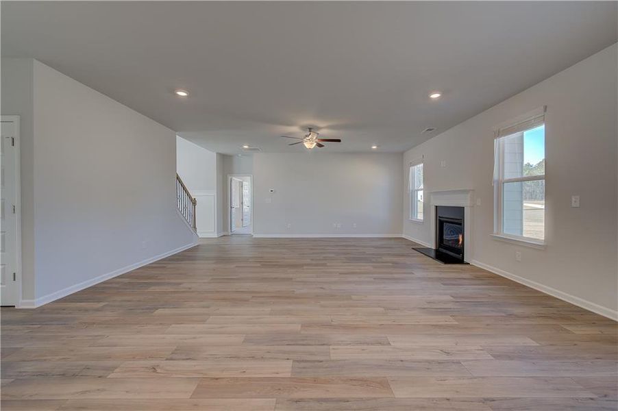 Spacious, unfurnished interior of a new home in Riverbend Overlook, Fayetteville (Image 24).