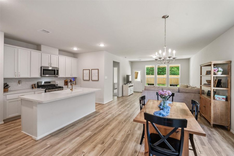 Plenty of space with the breakfast bar and dining area