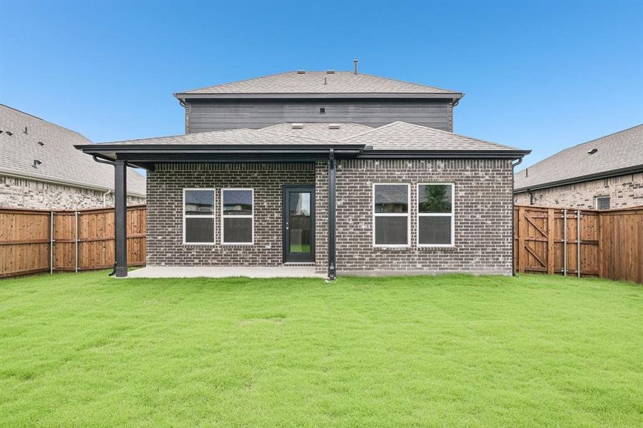 Exterior details and patio area of a home in Overland Grove, Forney (Image 17).