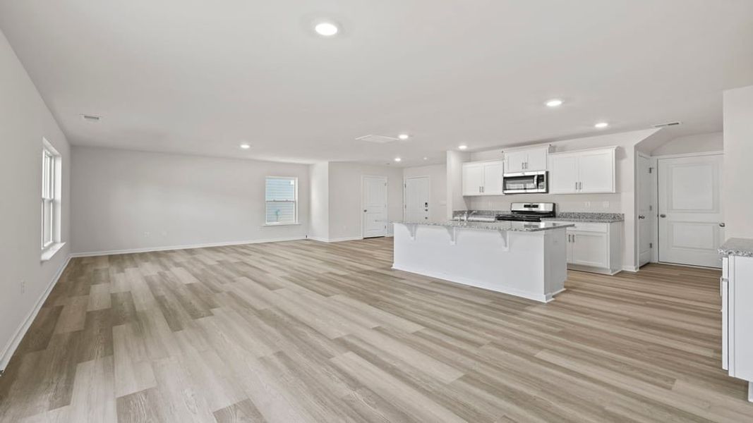 Spacious, unfurnished interior of a new home in Seneca Falls, Seneca (Image 16).