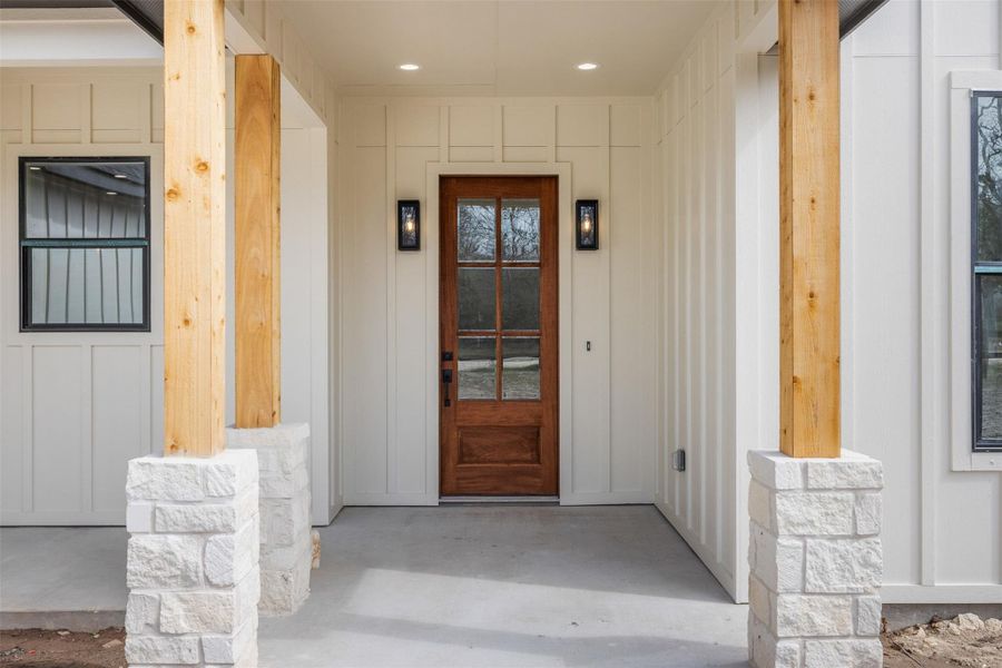 Exterior details and patio area of a home in , Bedias (Image 23).