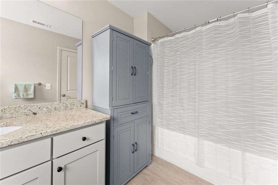 Furnished interior view inside a new home in , Clermont (Image 29).