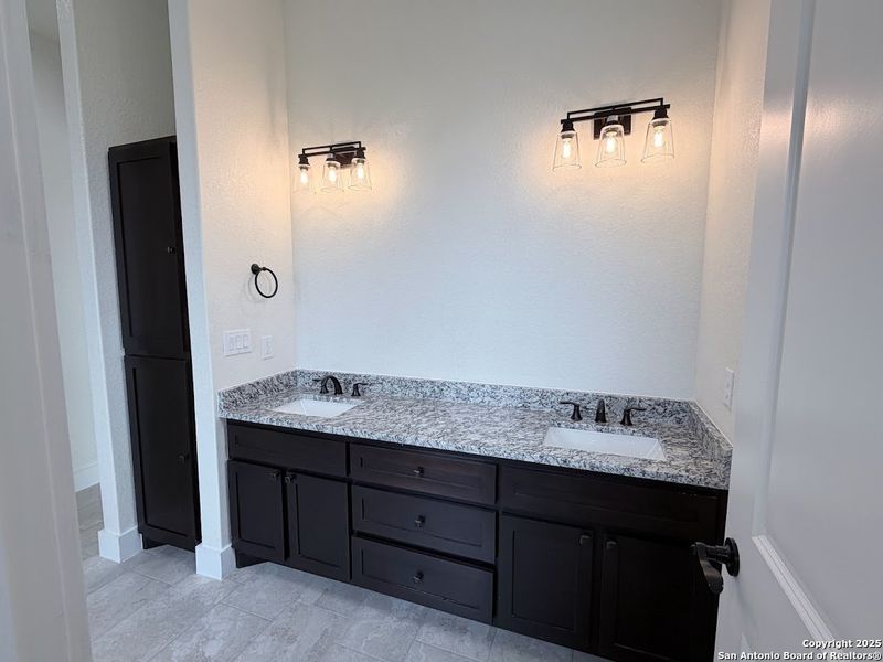 Furnished interior view inside a new home in , Floresville (Image 6).