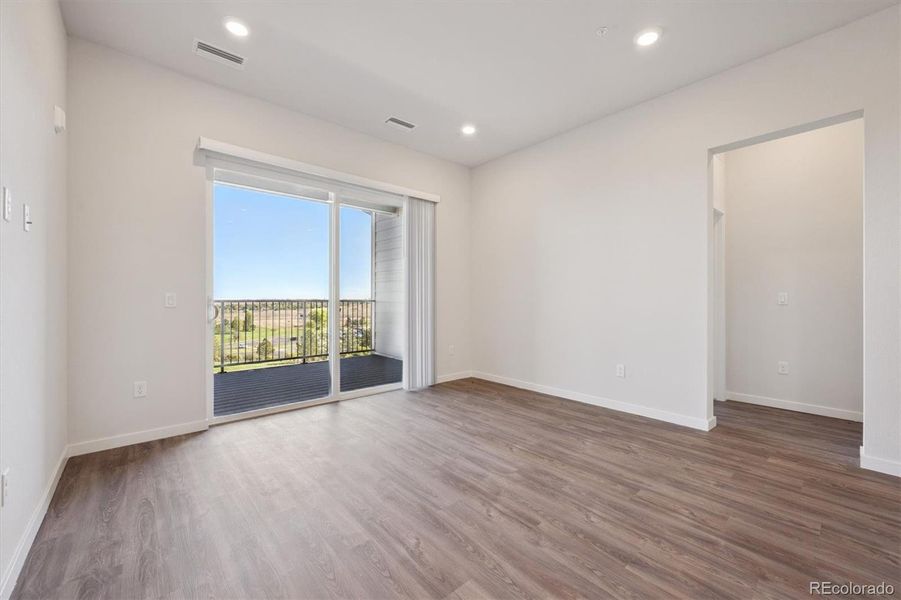Spacious, unfurnished interior of a new home in Condo Collection at Grand Vue at Interlocken, Broomfield (Image 14). Spacious, unfurnished interior of a new home in Condo Collection at Grand Vue at Interlocken, Broomfield (Image 14).