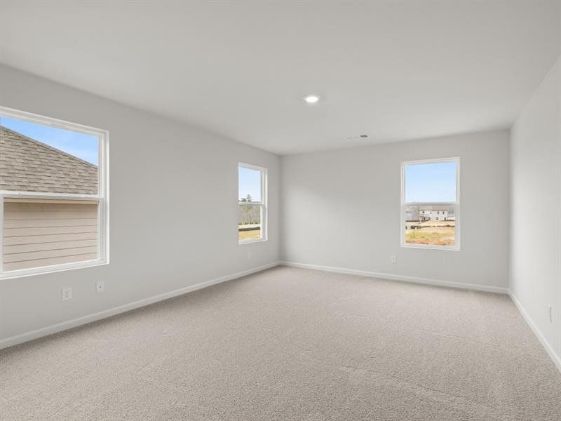 Spacious, unfurnished interior of a new home in Lost Creek, Dallas (Image 50).