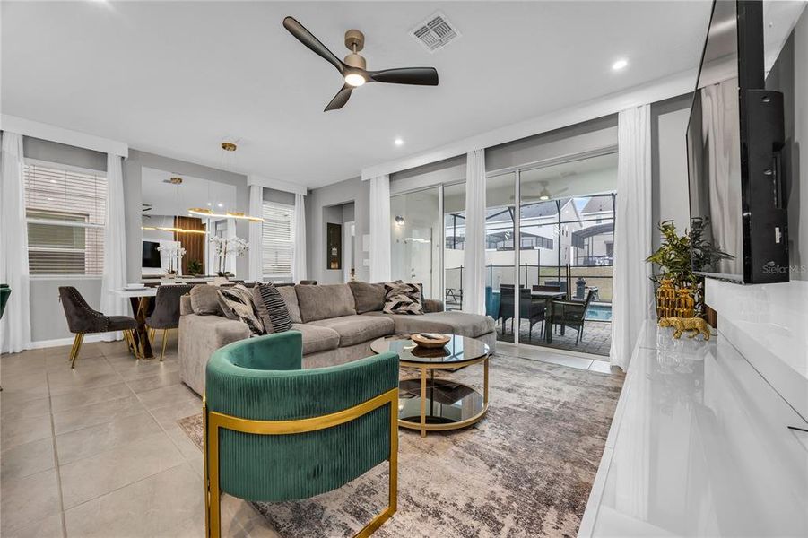Furnished interior view inside a new home in , Kissimmee (Image 5).