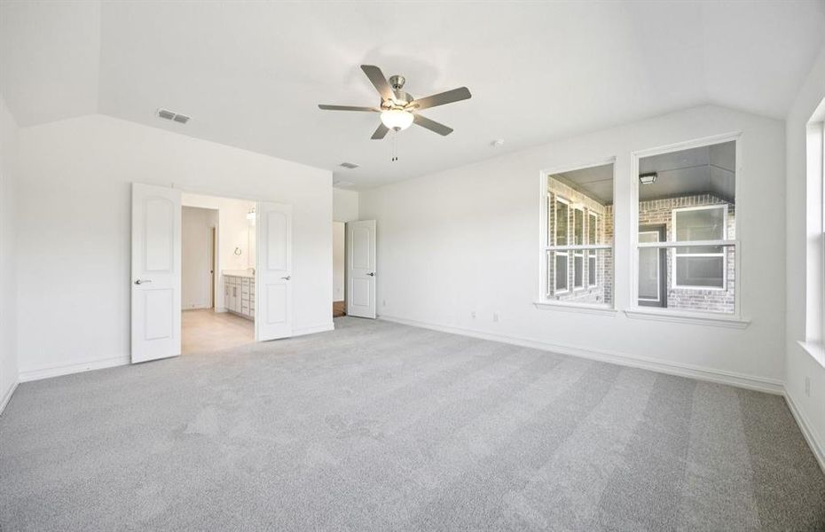 Spacious owner's suite with private bath Spacious owner's suite with private bath