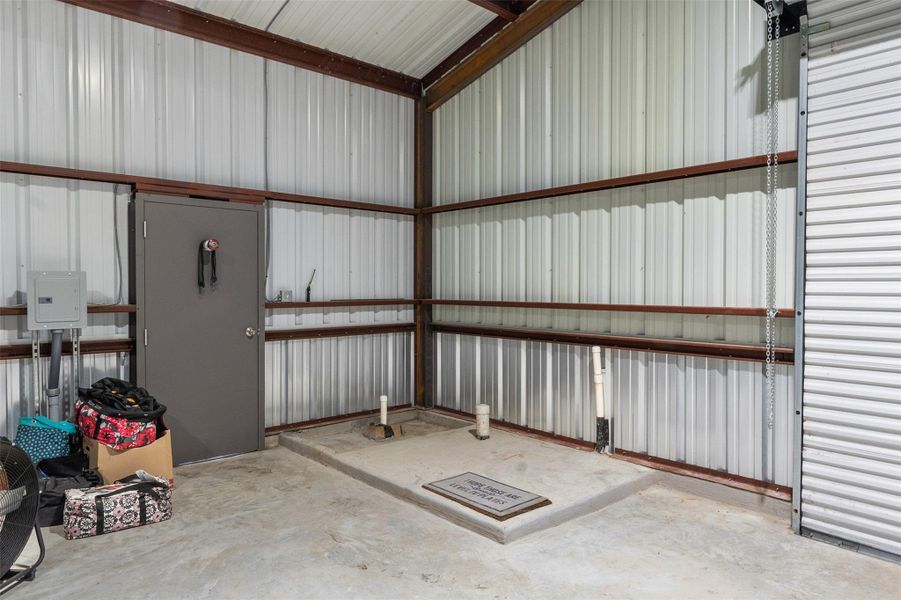has power and water and septic hook-up