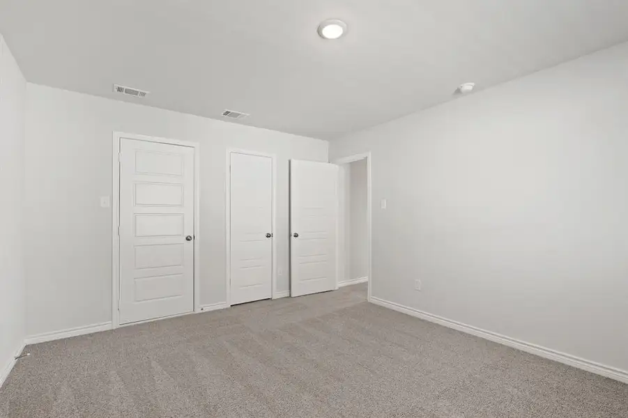 Spacious, unfurnished interior of a new home in Sycamore Landing, Fort Worth (Image 13). Spacious, unfurnished interior of a new home in Sycamore Landing, Fort Worth (Image 13).