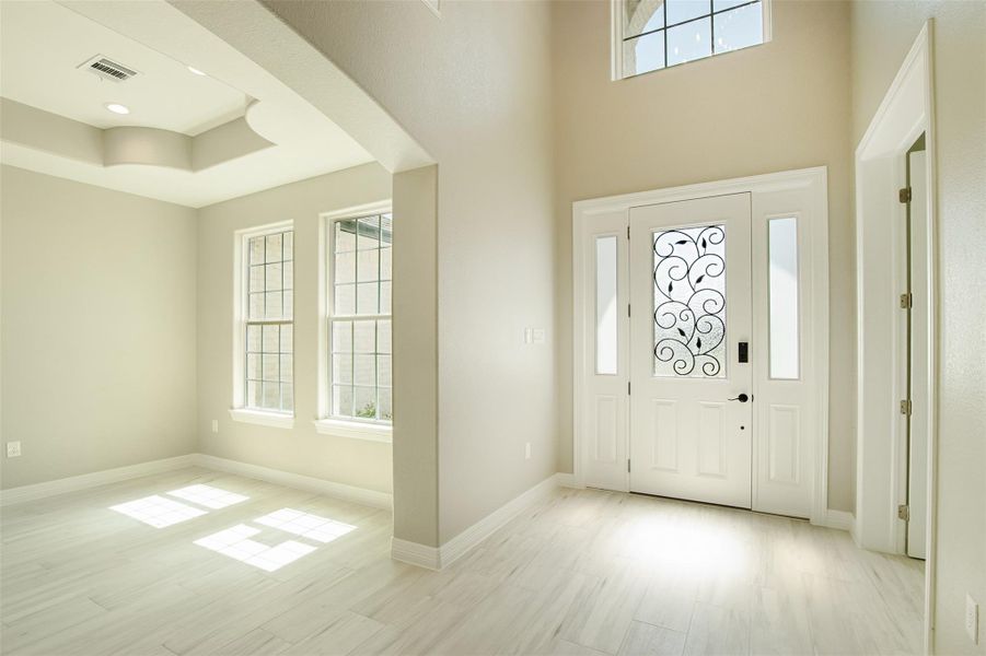 Spacious, unfurnished interior of a new home in , Dickinson (Image 42).