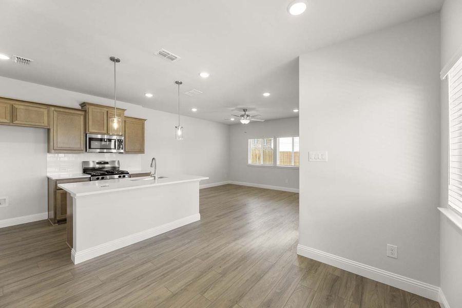 Furnished interior view inside a new home in Elevon, Lavon (Image 9).