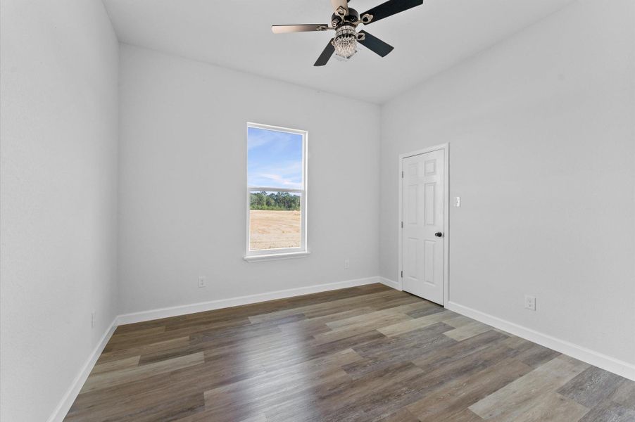 Another well-sized secondary. Another well-sized secondary.