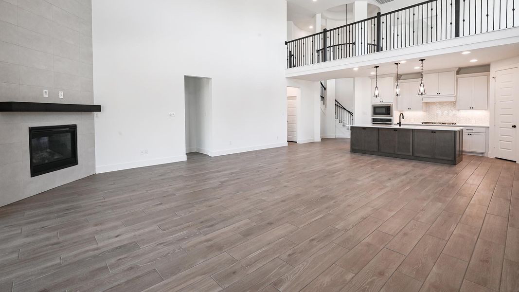 Spacious, unfurnished interior of a new home in 6 Creeks, Kyle (Image 21).