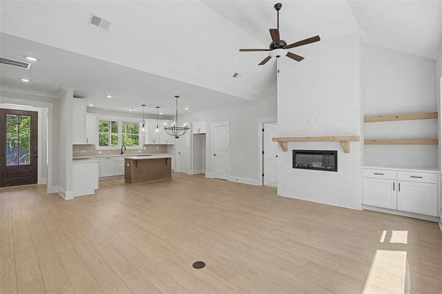 Spacious, unfurnished interior of a new home in , Dallas (Image 23). Spacious, unfurnished interior of a new home in , Dallas (Image 23).