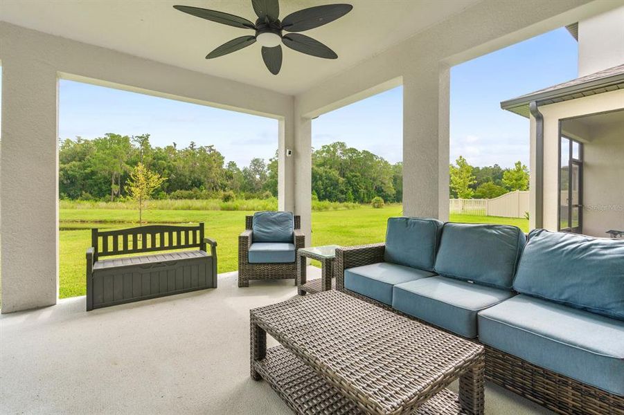 Exterior details and patio area of a home in , Tampa (Image 33).