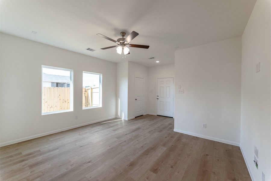Spacious, unfurnished interior of a new home in Colony at Pinehurst, Pinehurst (Image 6). Spacious, unfurnished interior of a new home in Colony at Pinehurst, Pinehurst (Image 6).