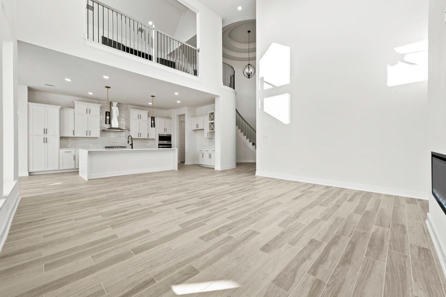 Representative image. Features, specifications, selections and colors may vary.