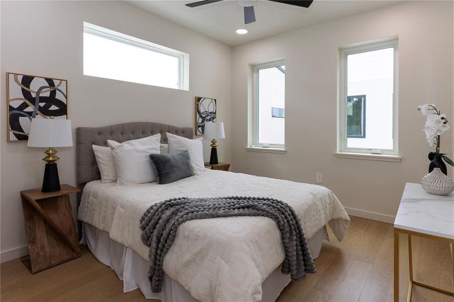 Furnished interior view inside a new home in , Orlando (Image 8).