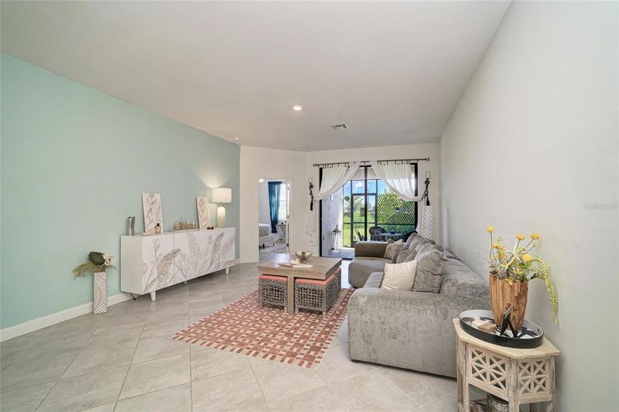 Furnished interior view inside a new home in Lorraine Lakes at Lakewood Ranch, Lakewood Ranch (Image 29). Furnished interior view inside a new home in Lorraine Lakes at Lakewood Ranch, Lakewood Ranch (Image 29).