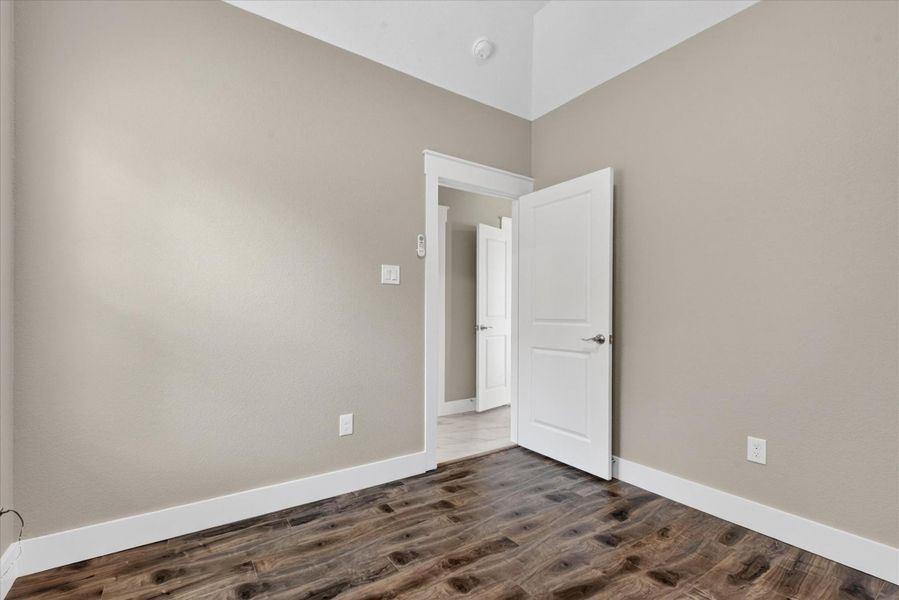 Spacious, unfurnished interior of a new home in , Houston (Image 26).