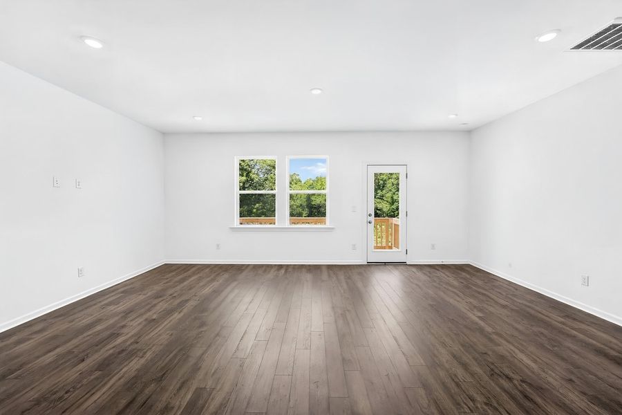 Spacious, unfurnished interior of a new home in Silverstone, Knightdale (Image 24).