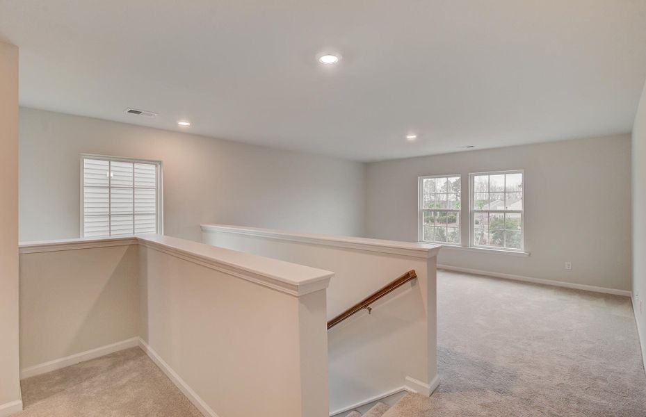 Spacious, unfurnished interior of a new home in Heron's Walk at Summers Corner: Arbor Collection, Summerville (Image 4).