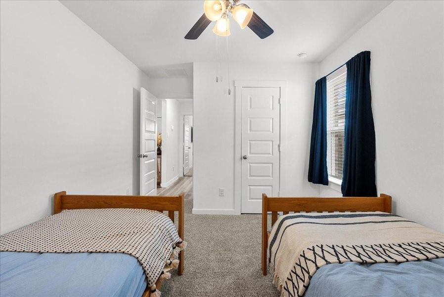 Furnished interior view inside a new home in Central Park, Texas City (Image 6).