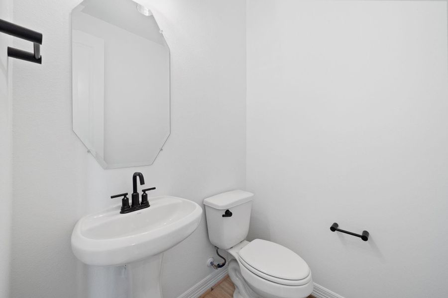 Note: Sample product photo. Actual exterior and interior selections may vary by homesite. Photo may be virtually staged