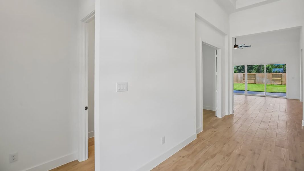 Spacious, unfurnished interior of a new home in Riceland 60',65',70', Mont Belvieu (Image 21).